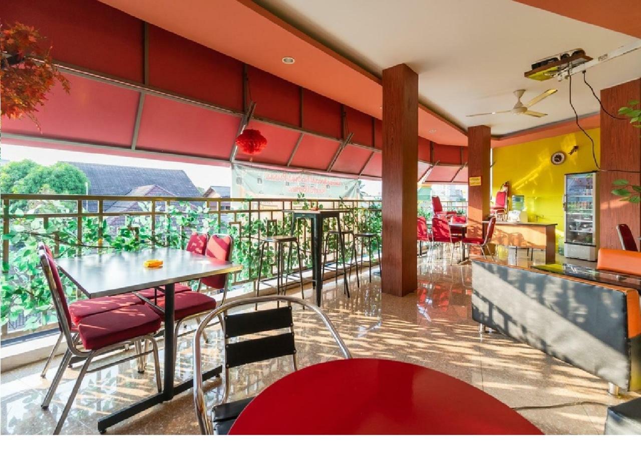 Hotel Domino Палембанг Экстерьер фото